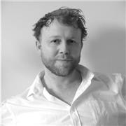 Locuteur natif et auteur avec plus de 6 ans d'expérience dans l'enseignement de l'anglais aux francophones.